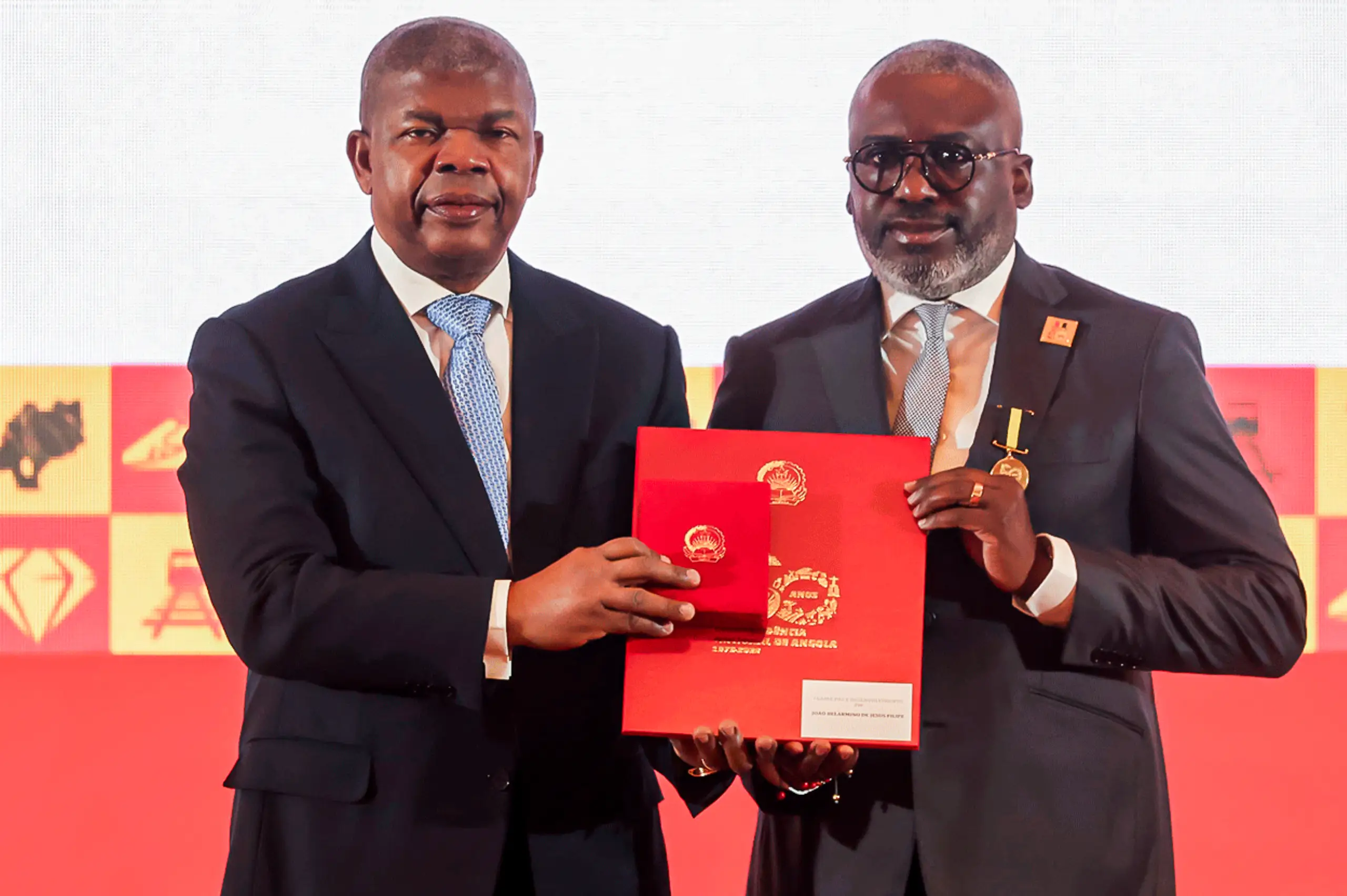 PRESIDENTE JOÃO LOURENÇO CONDECORA CEO DA CABSHIP